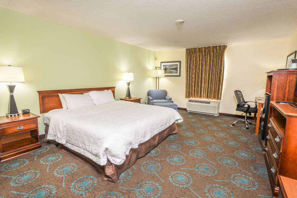 Hampton Inn Уилиямстън Стая снимка